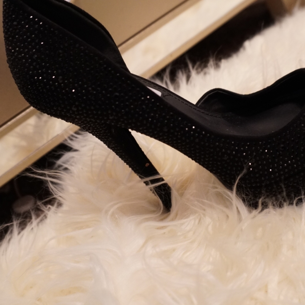 Heel - Picture 4 of 6